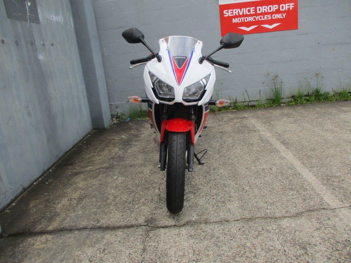 2015 HONDA CBR300R (ABS) ROAD