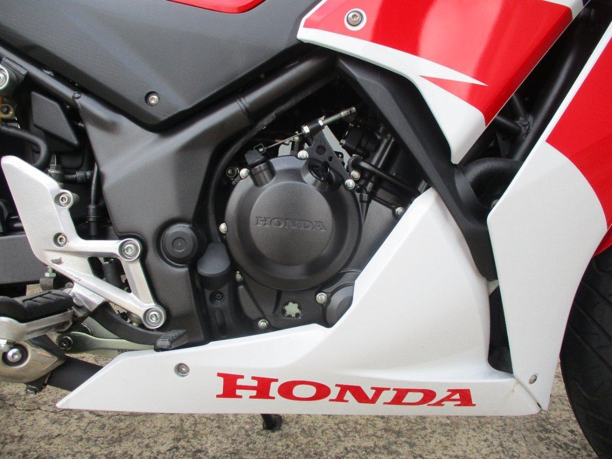 2015 HONDA CBR300R (ABS) ROAD