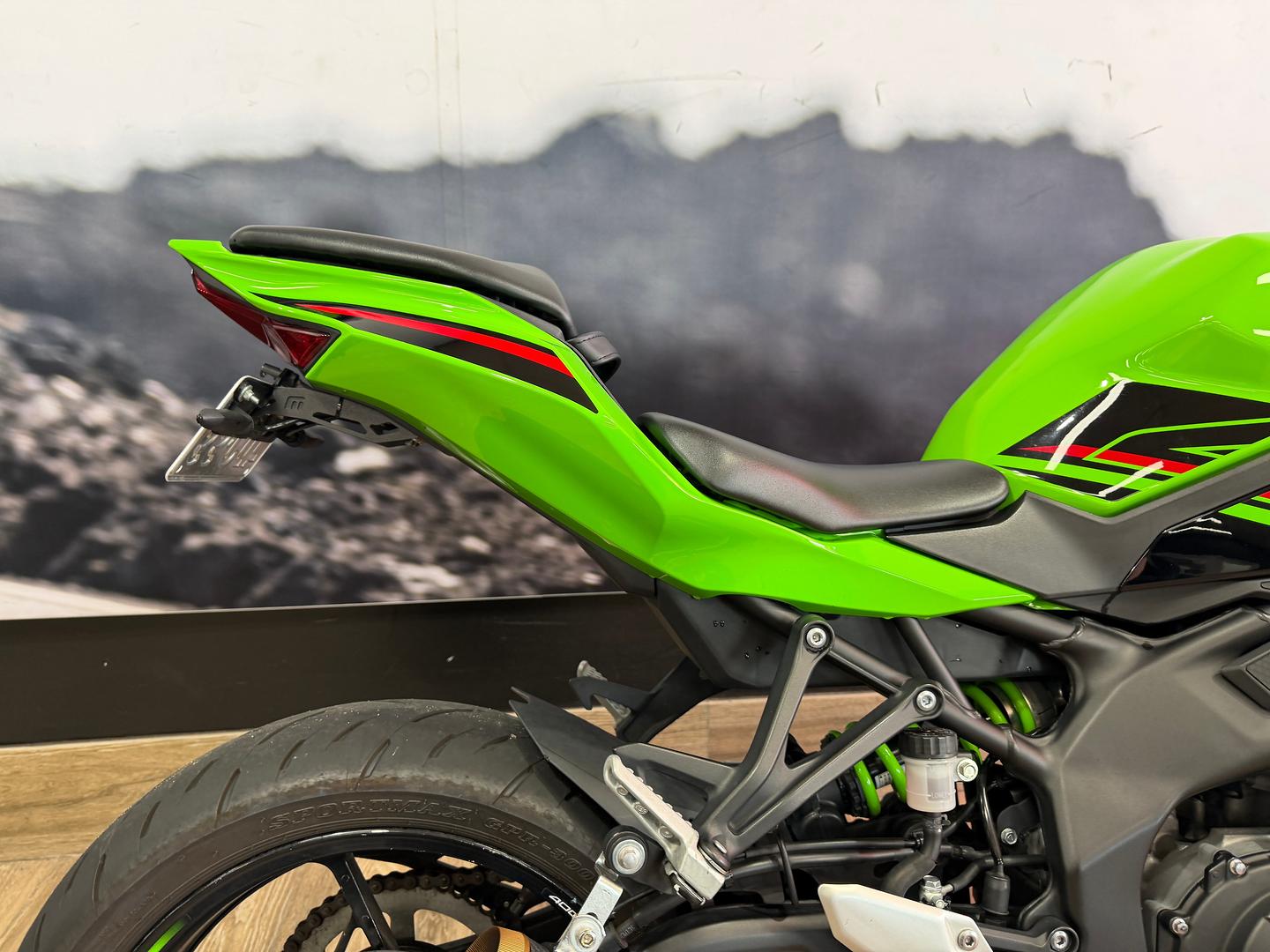 2024 KAWASAKI NINJA 400 ZX-4RR KRT SPORTS