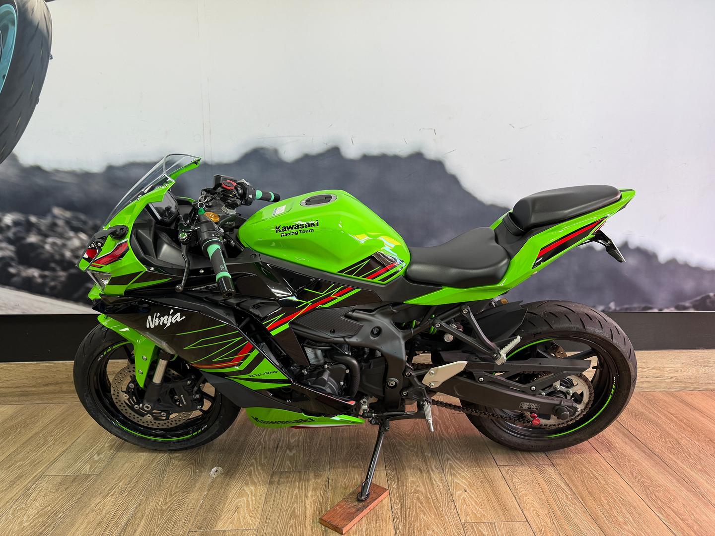 2024 KAWASAKI NINJA 400 ZX-4RR KRT SPORTS
