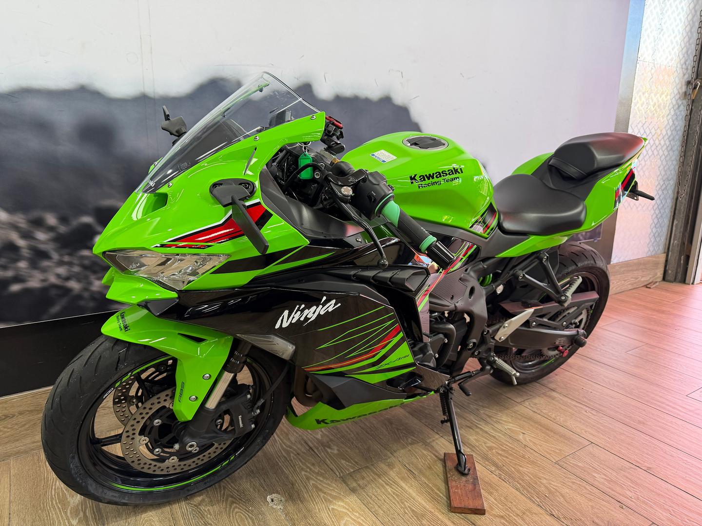 2024 KAWASAKI NINJA 400 ZX-4RR KRT SPORTS