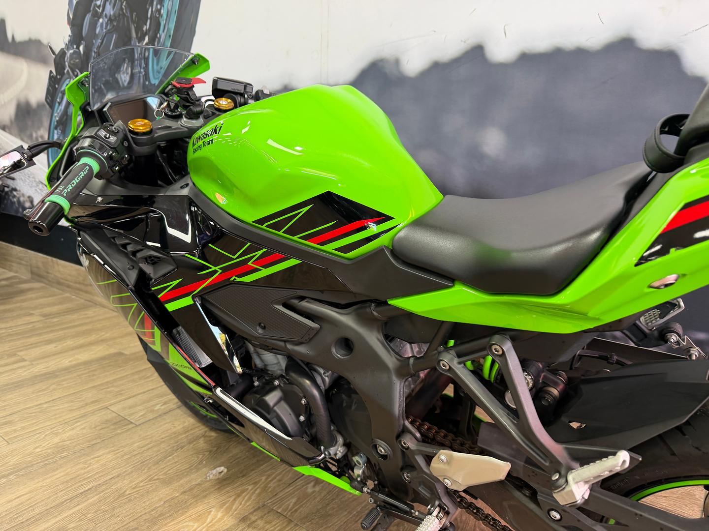 2024 KAWASAKI NINJA 400 ZX-4RR KRT SPORTS
