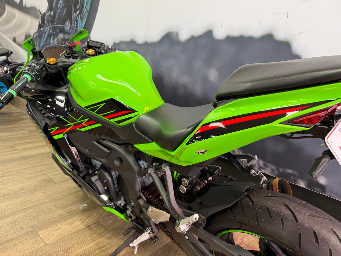 2024 KAWASAKI NINJA 400 ZX-4RR KRT SPORTS