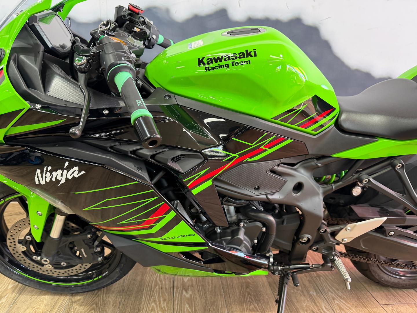 2024 KAWASAKI NINJA 400 ZX-4RR KRT SPORTS