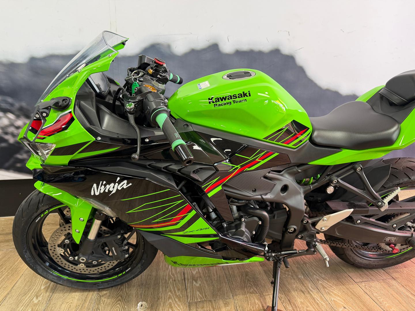 2024 KAWASAKI NINJA 400 ZX-4RR KRT SPORTS