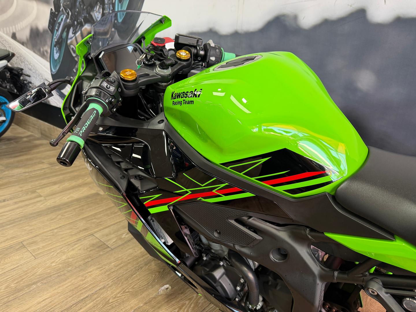 2024 KAWASAKI NINJA 400 ZX-4RR KRT SPORTS