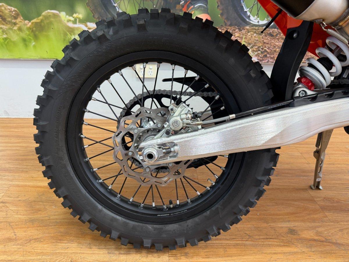 2026 KTM 450 EXC-F SIX DAYS ENDURO