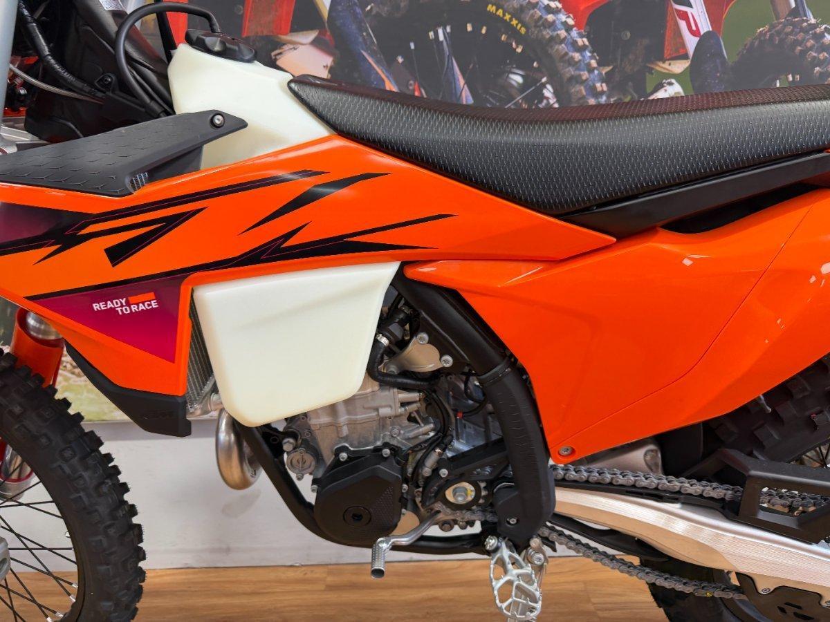 2026 KTM 450 EXC-F SIX DAYS ENDURO