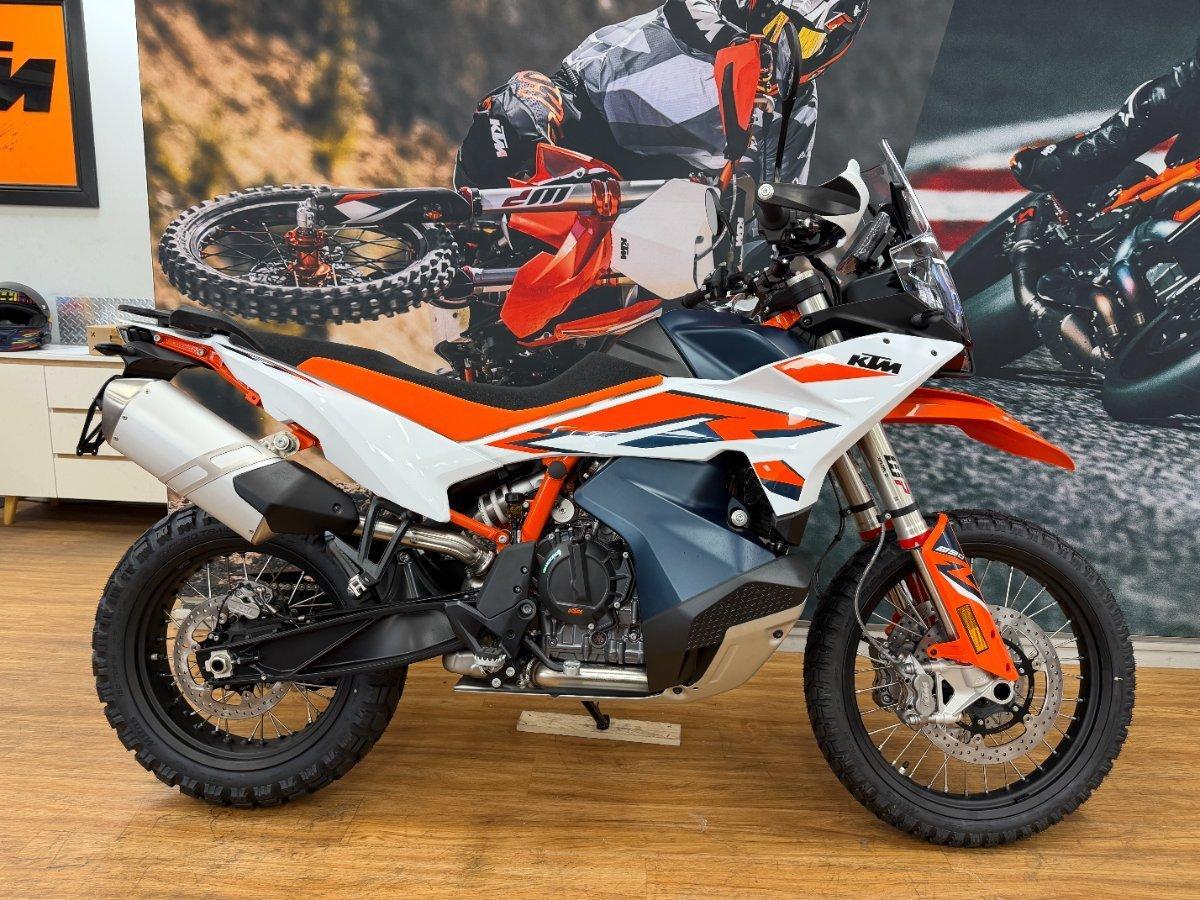 2024 KTM 890 ADVENTURE R DUAL SPORTS