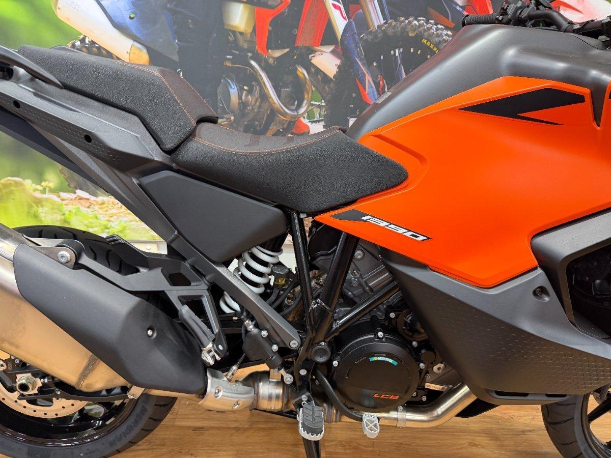 2026 KTM 1390 SUPER ADVENTURE S EVO DUAL SPORTS