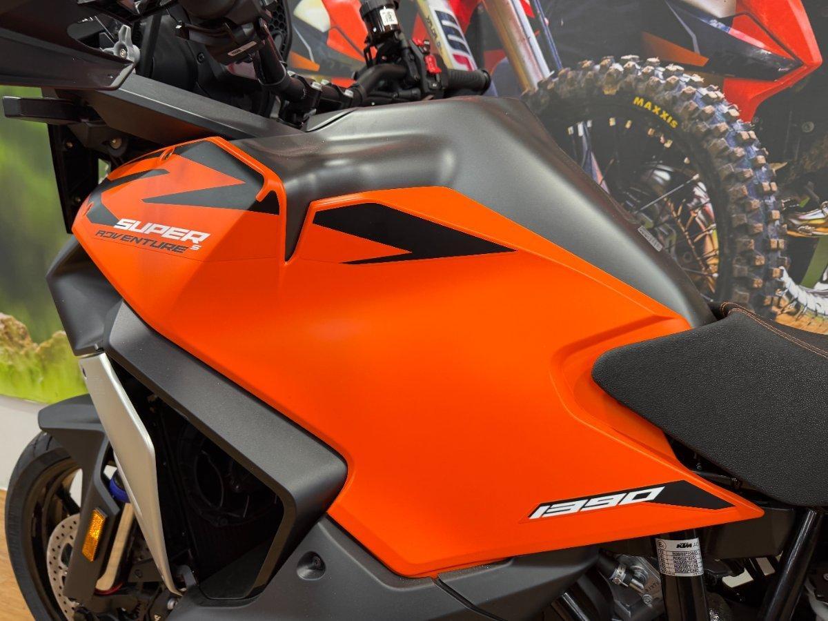 2026 KTM 1390 SUPER ADVENTURE S EVO DUAL SPORTS