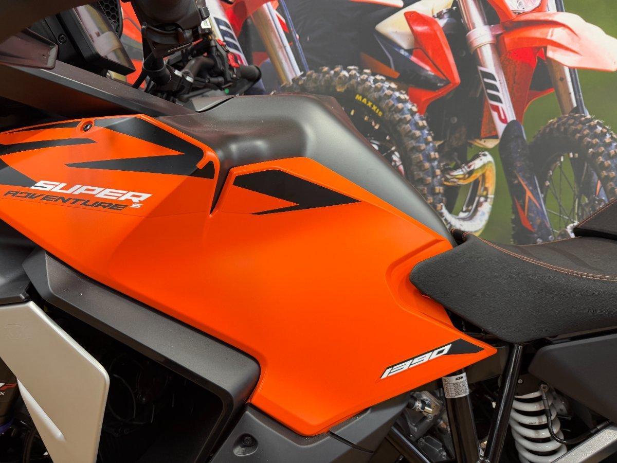 2026 KTM 1390 SUPER ADVENTURE S EVO DUAL SPORTS