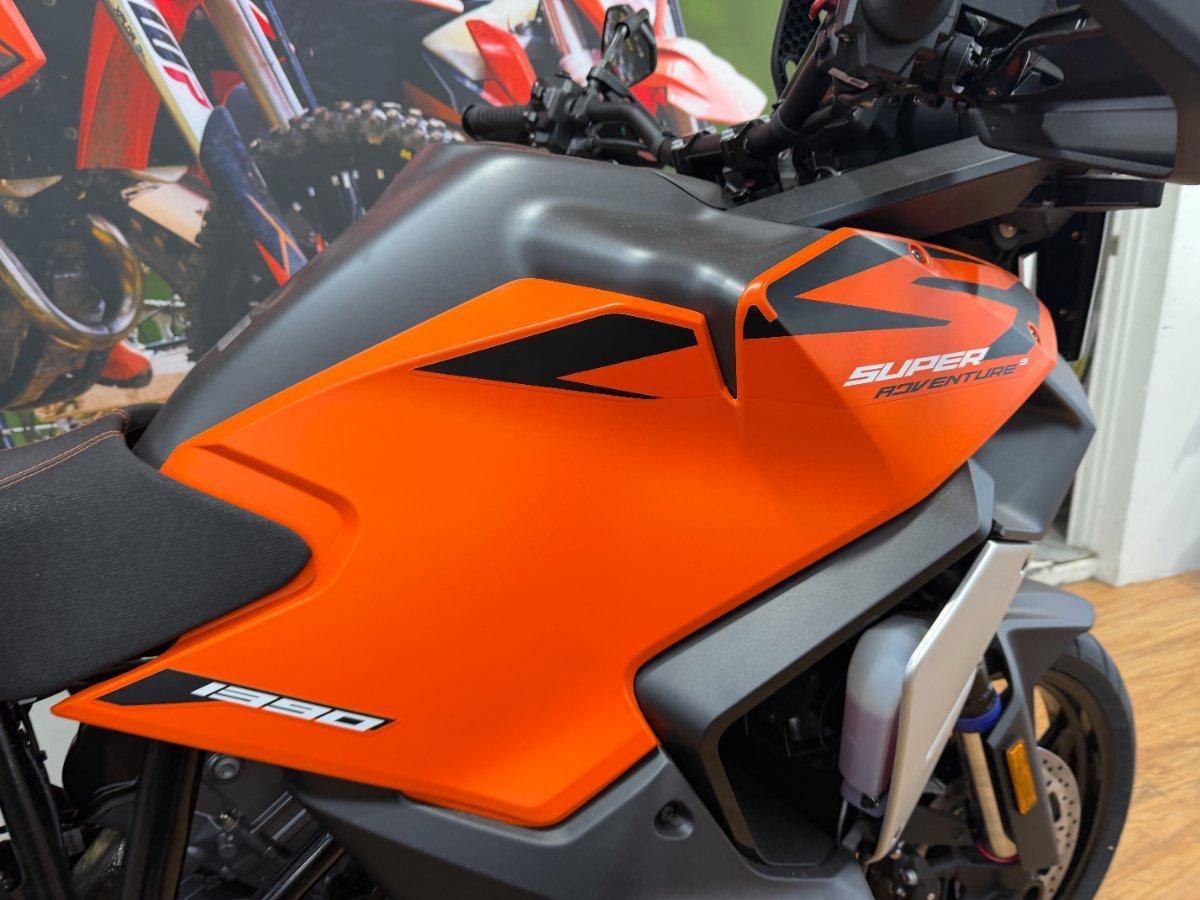2026 KTM 1390 SUPER ADVENTURE S EVO DUAL SPORTS