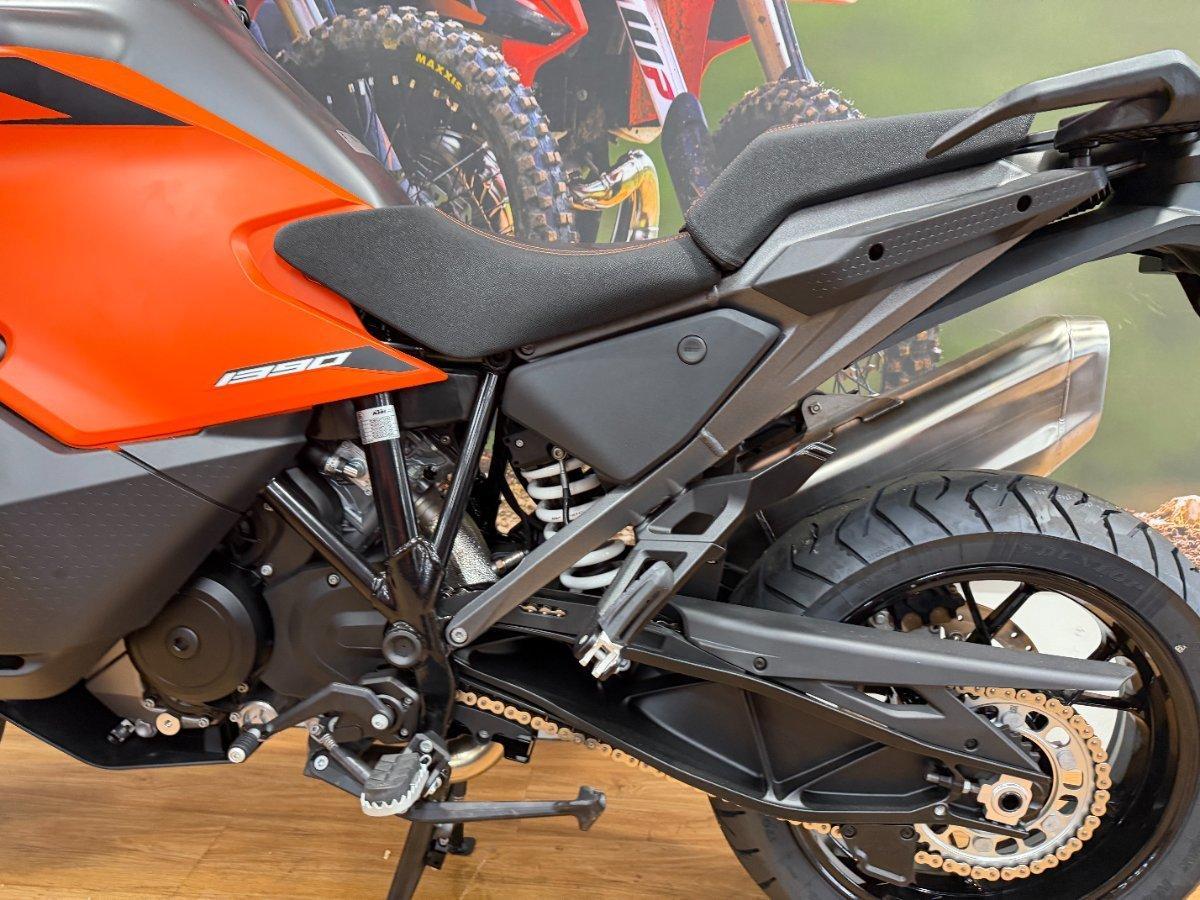 2026 KTM 1390 SUPER ADVENTURE S EVO DUAL SPORTS