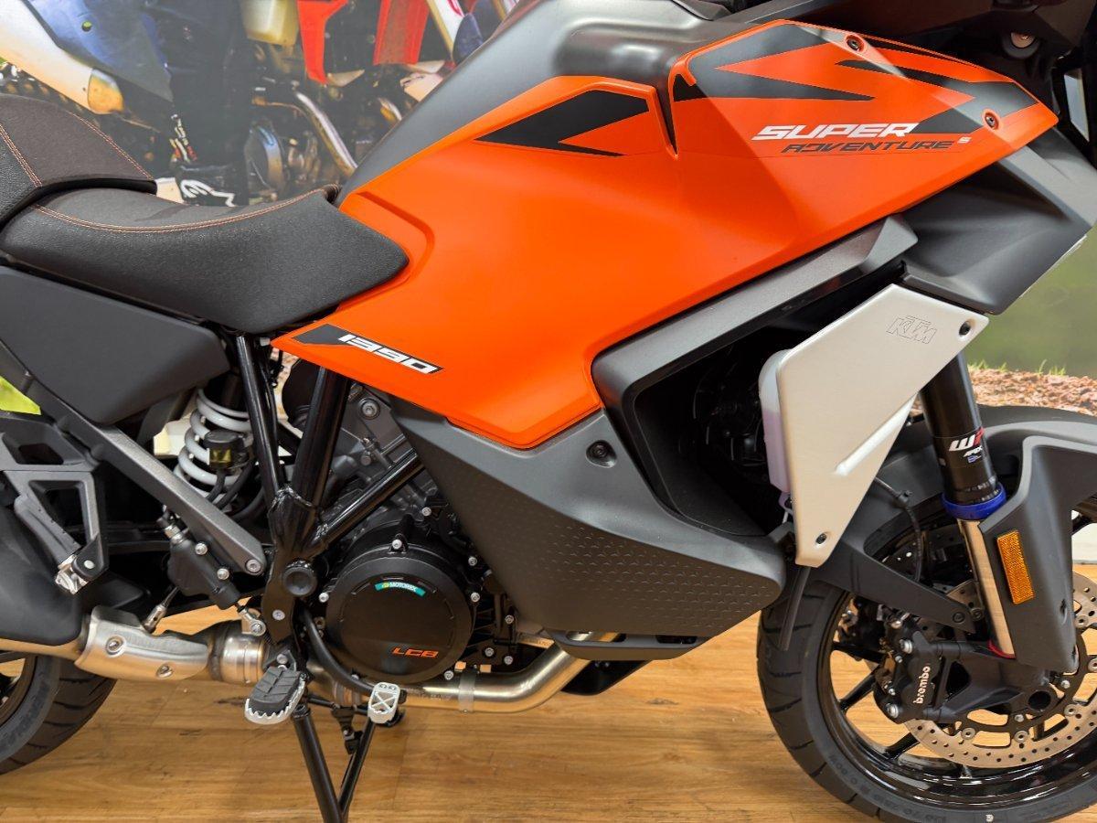 2026 KTM 1390 SUPER ADVENTURE S EVO DUAL SPORTS