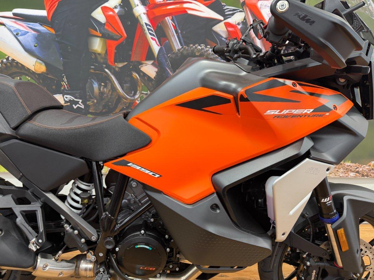 2026 KTM 1390 SUPER ADVENTURE S EVO DUAL SPORTS