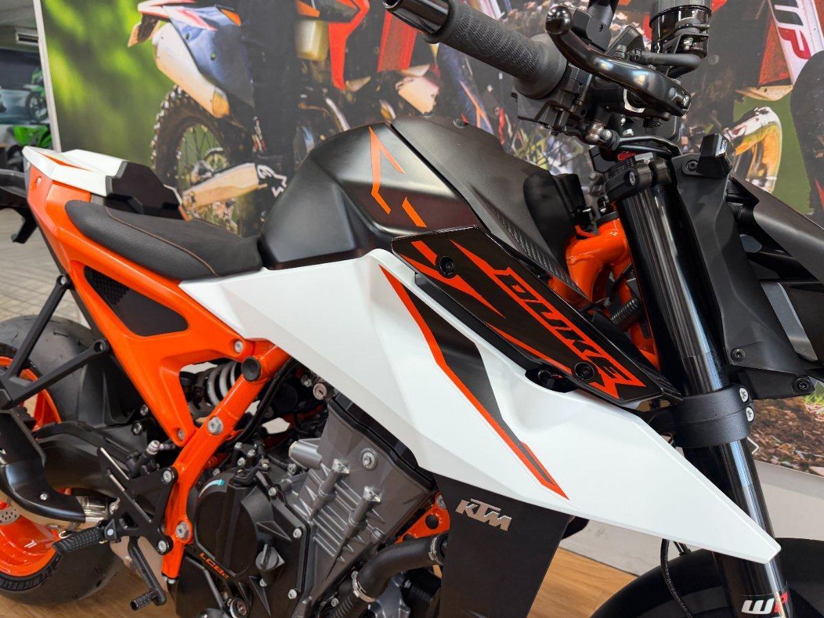 2026 KTM 990 DUKE R ROAD