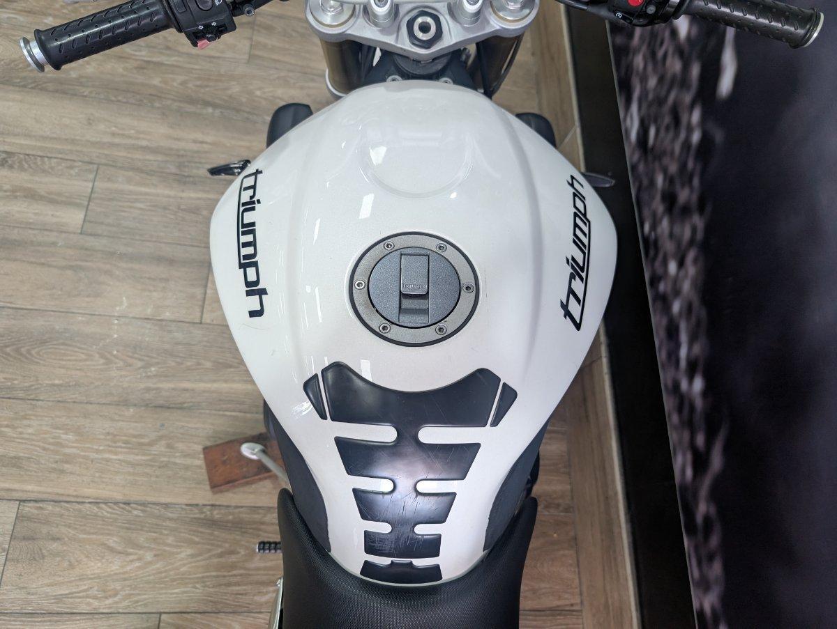 2012 TRIUMPH STREET TRIPLE ROAD
