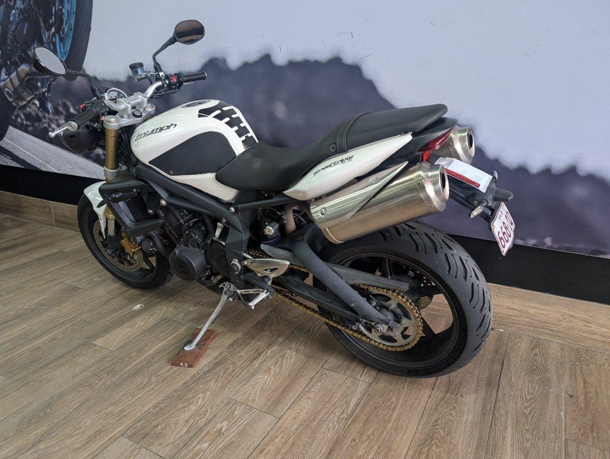 2012 TRIUMPH STREET TRIPLE ROAD