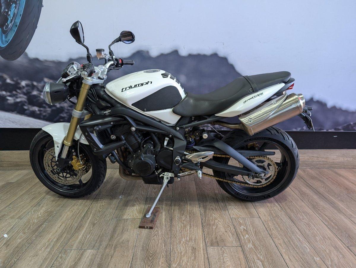2012 TRIUMPH STREET TRIPLE ROAD