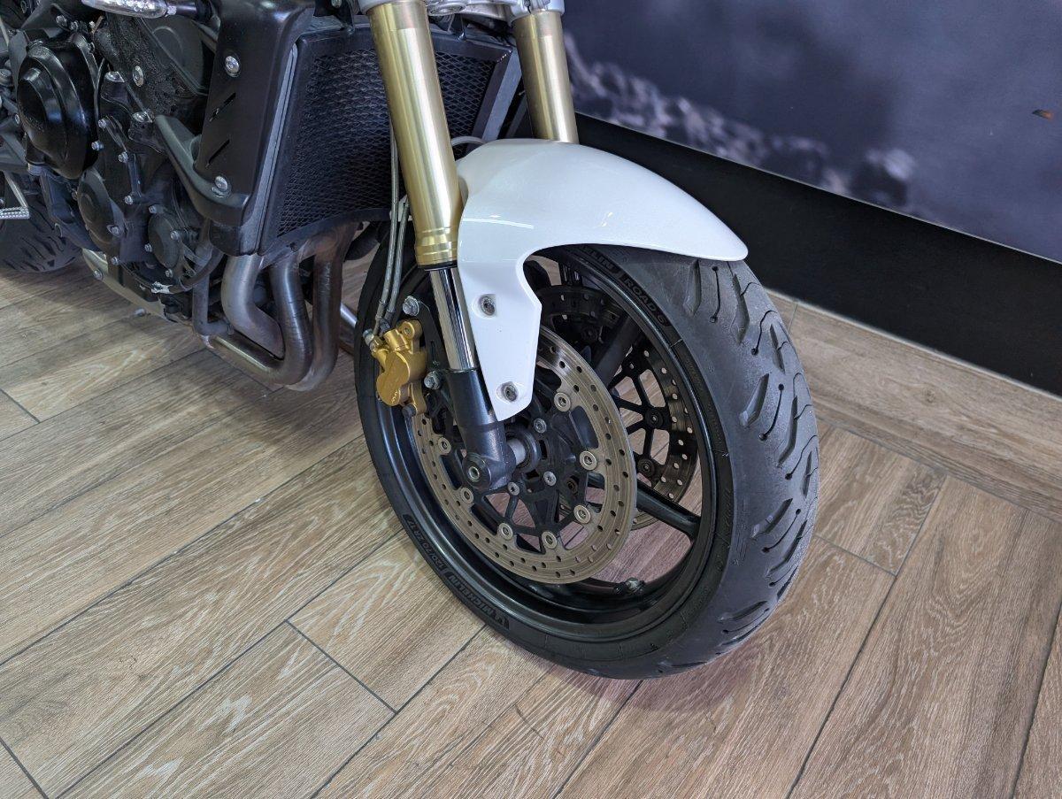 2012 TRIUMPH STREET TRIPLE ROAD