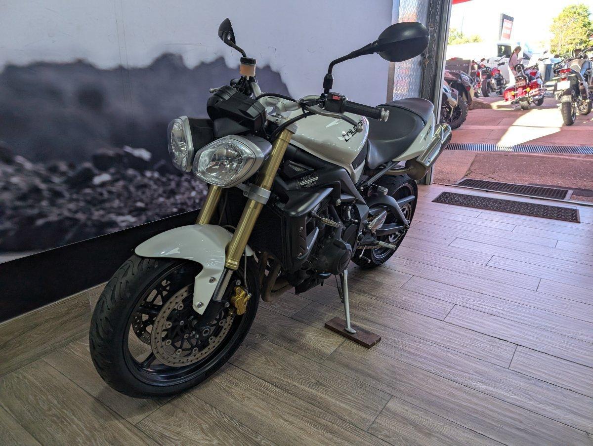 2012 TRIUMPH STREET TRIPLE ROAD