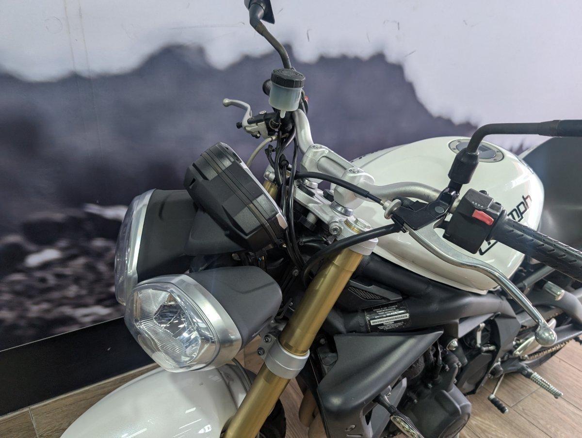 2012 TRIUMPH STREET TRIPLE ROAD
