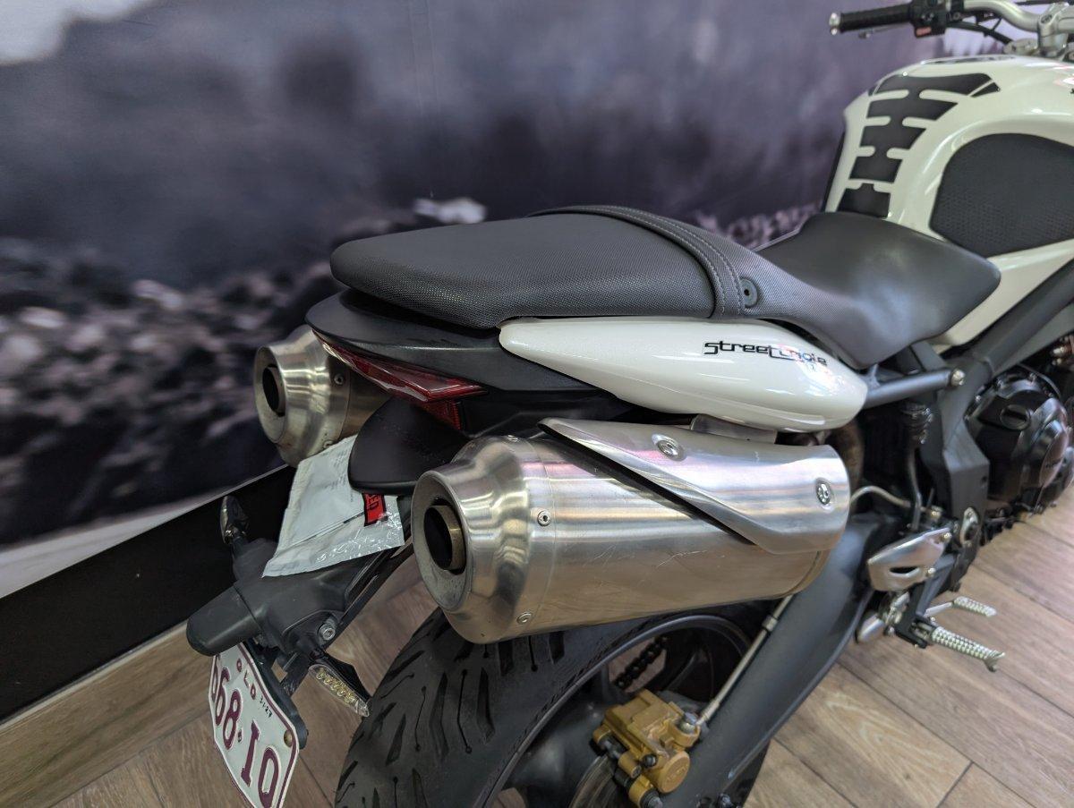 2012 TRIUMPH STREET TRIPLE ROAD