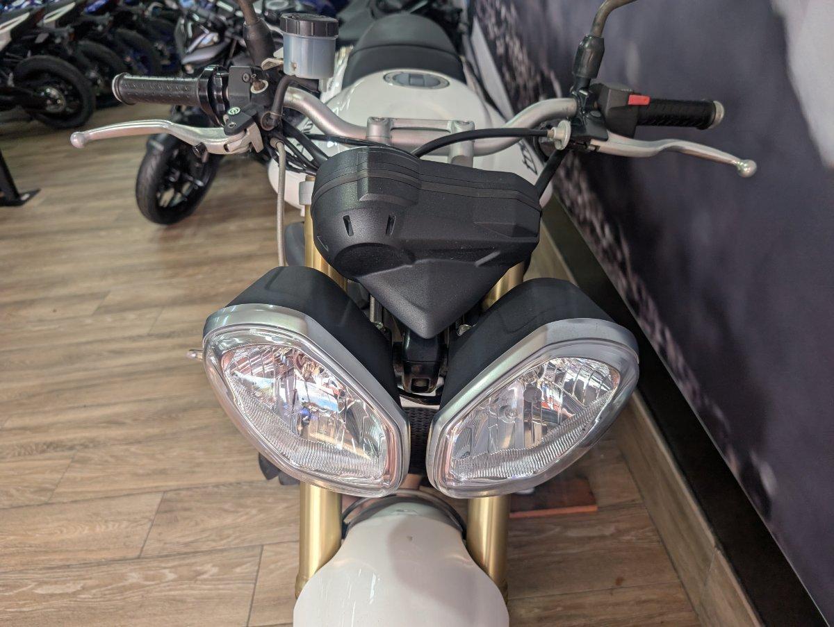 2012 TRIUMPH STREET TRIPLE ROAD