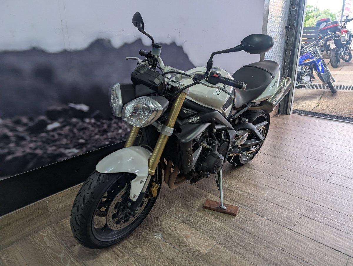 2012 TRIUMPH STREET TRIPLE ROAD