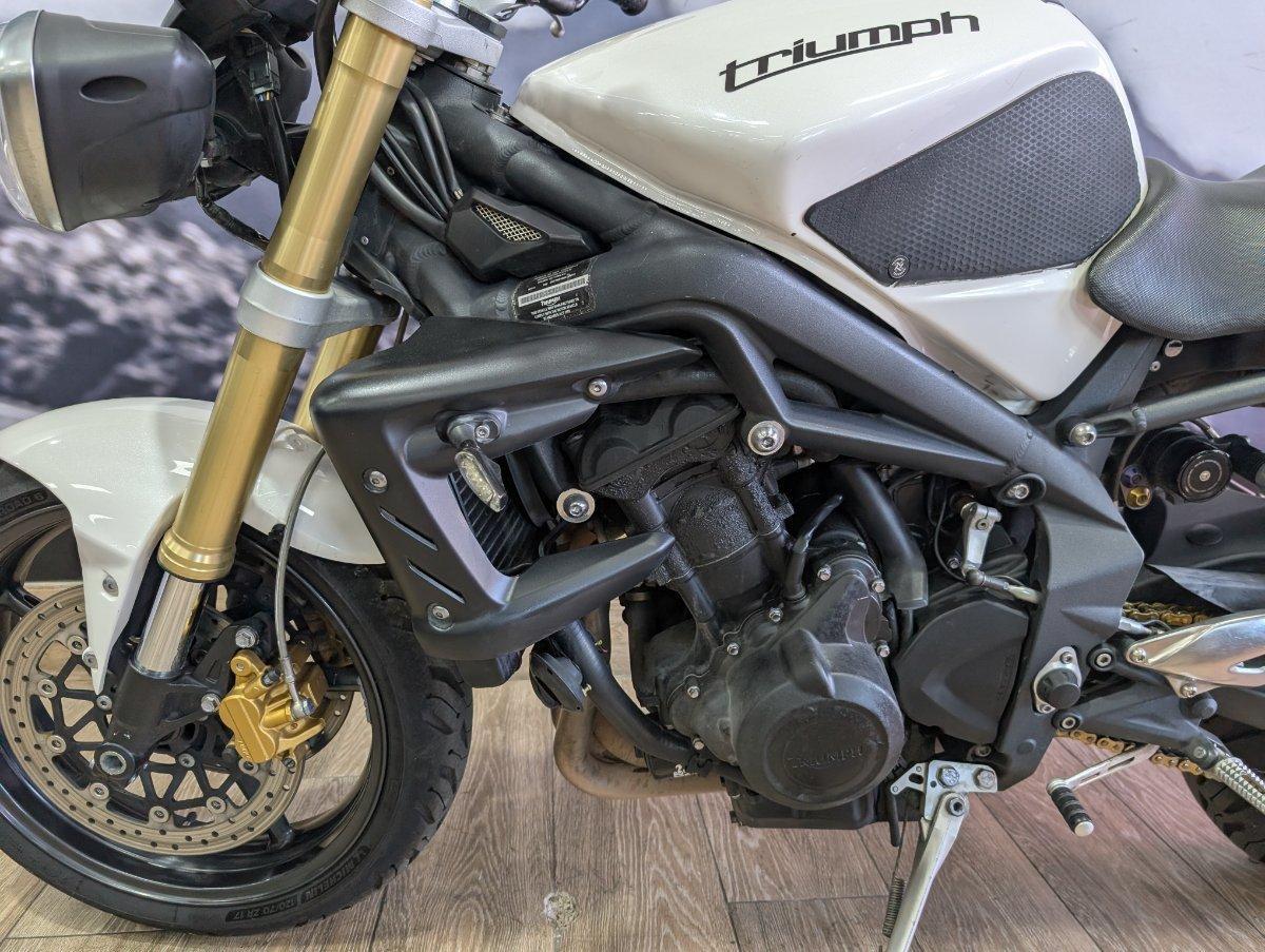 2012 TRIUMPH STREET TRIPLE ROAD
