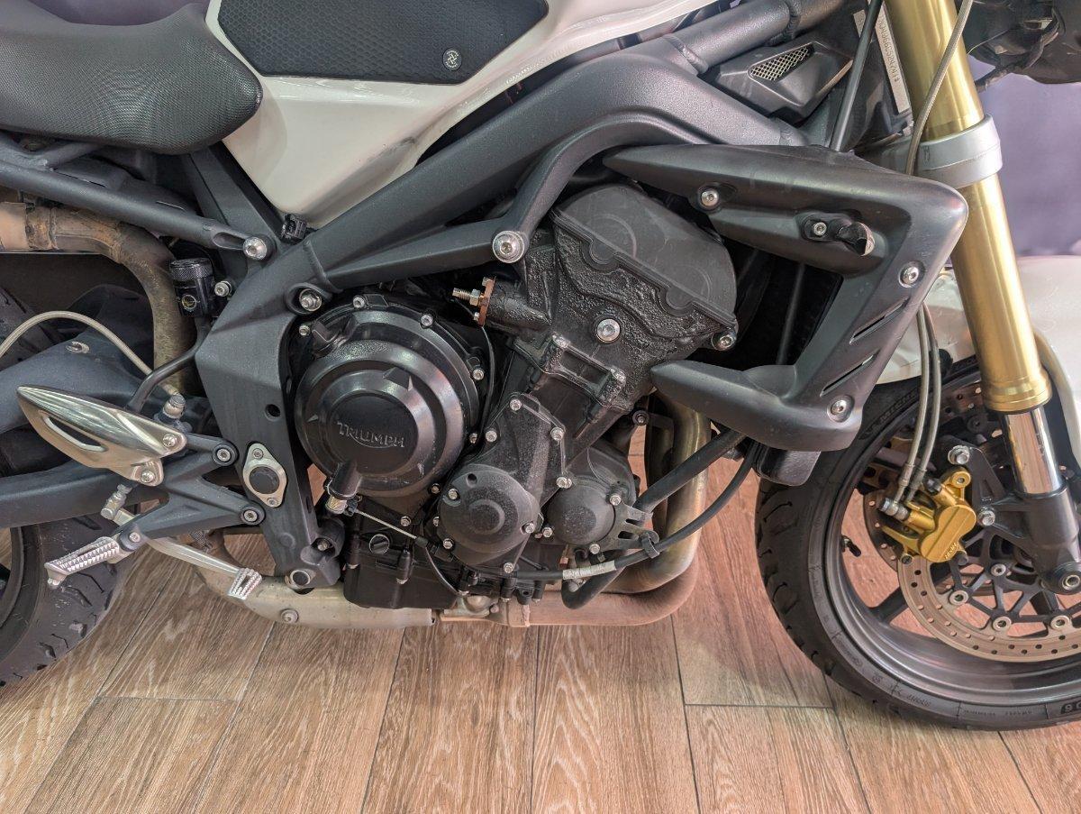 2012 TRIUMPH STREET TRIPLE ROAD