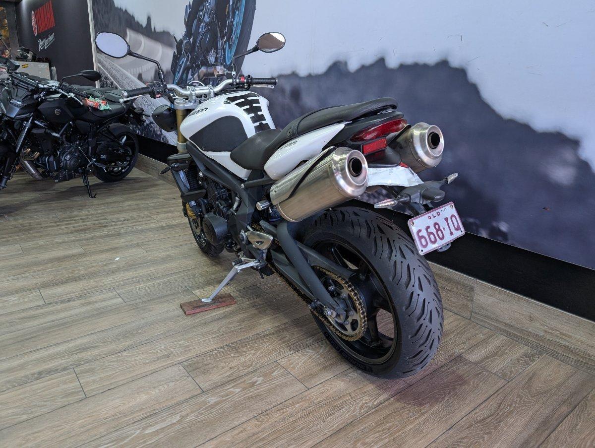 2012 TRIUMPH STREET TRIPLE ROAD