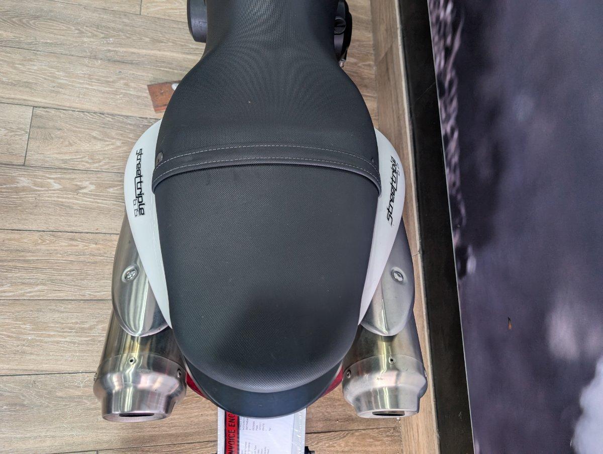 2012 TRIUMPH STREET TRIPLE ROAD
