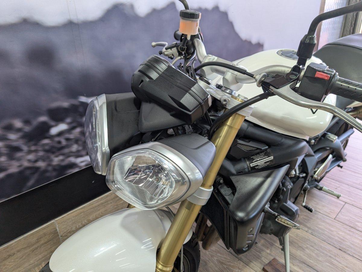 2012 TRIUMPH STREET TRIPLE ROAD