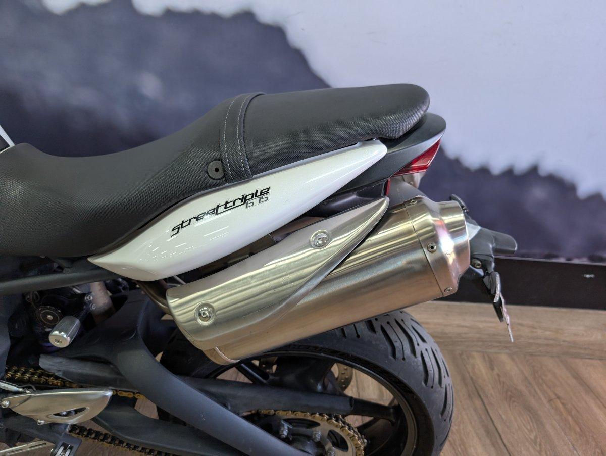 2012 TRIUMPH STREET TRIPLE ROAD