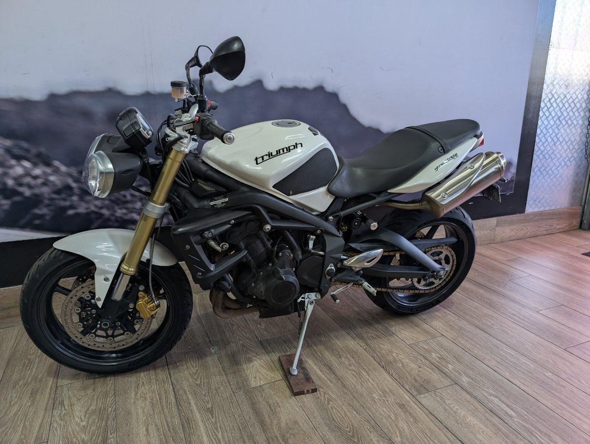 2012 TRIUMPH STREET TRIPLE ROAD