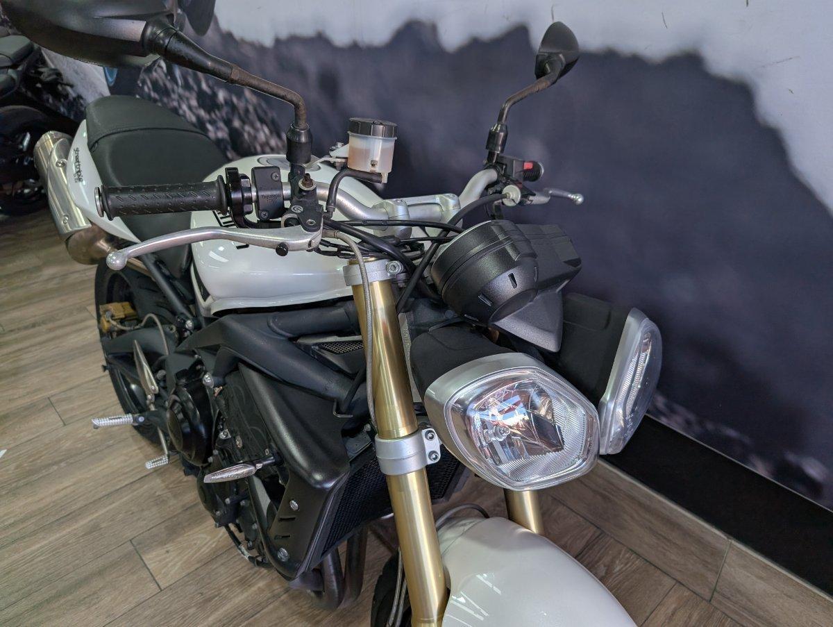 2012 TRIUMPH STREET TRIPLE ROAD