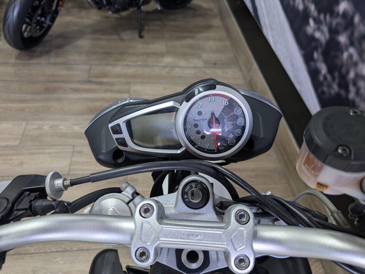 2012 TRIUMPH STREET TRIPLE ROAD