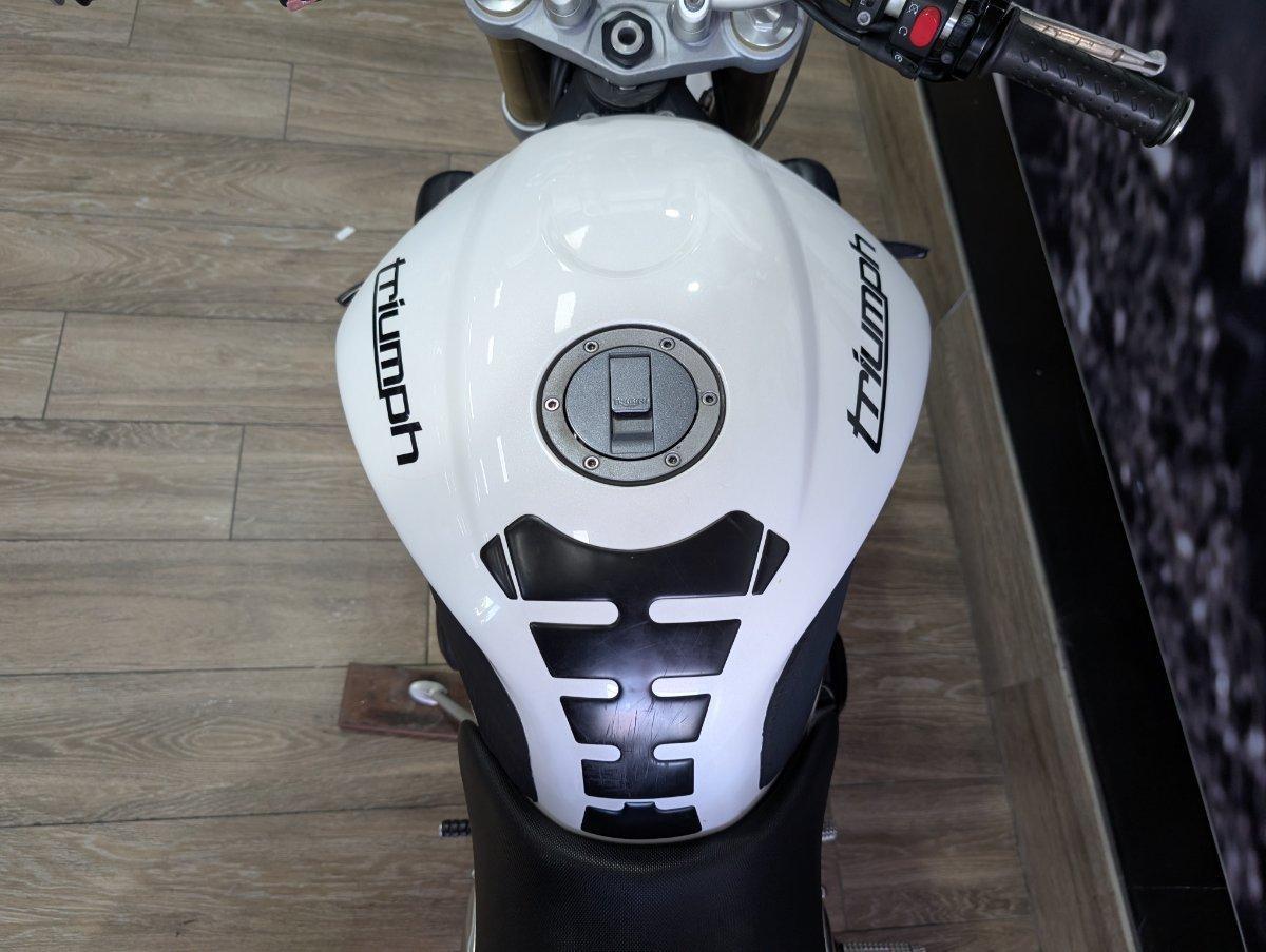 2012 TRIUMPH STREET TRIPLE ROAD