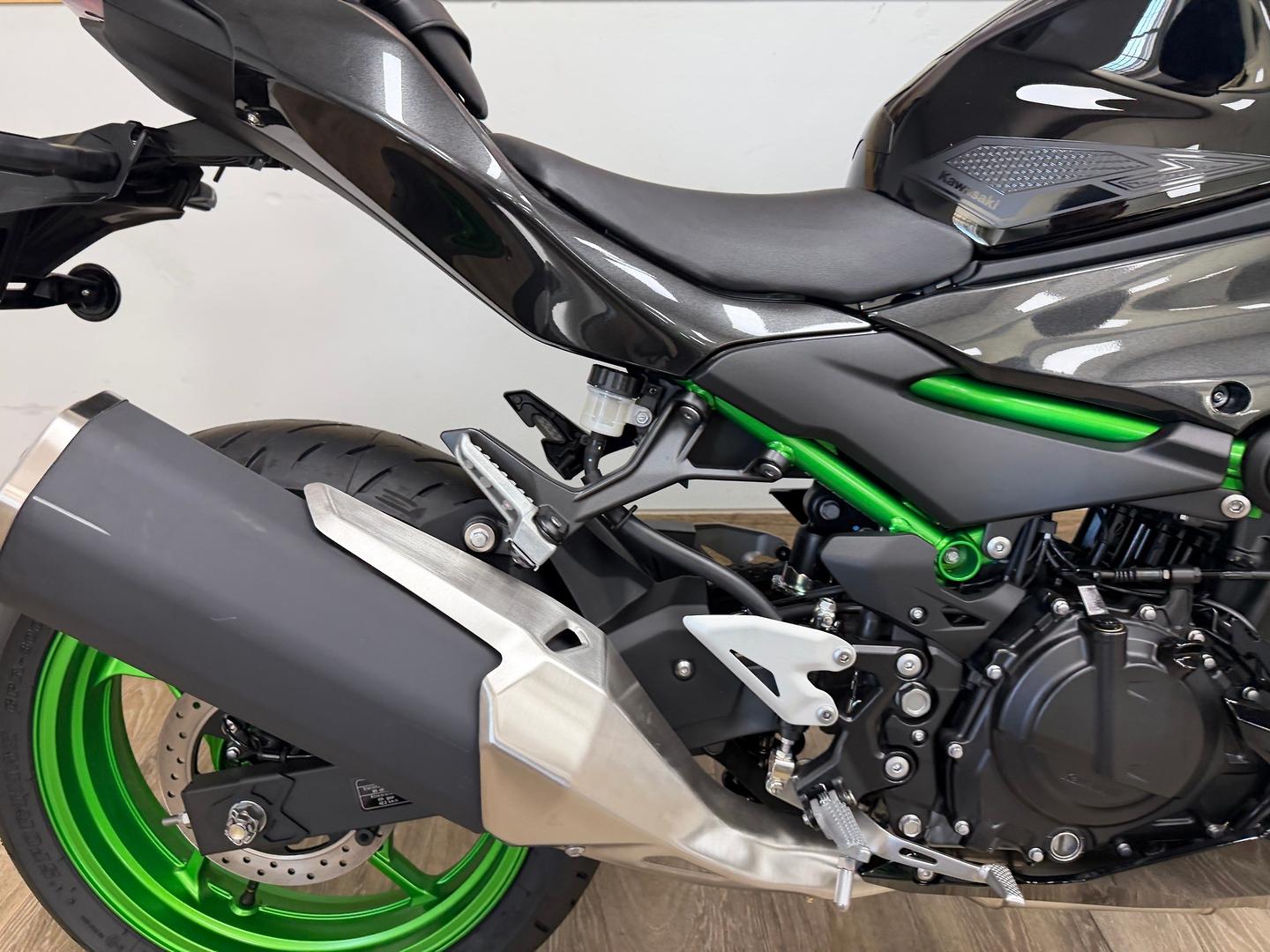 2026 KAWASAKI Z500 SE SPORTS