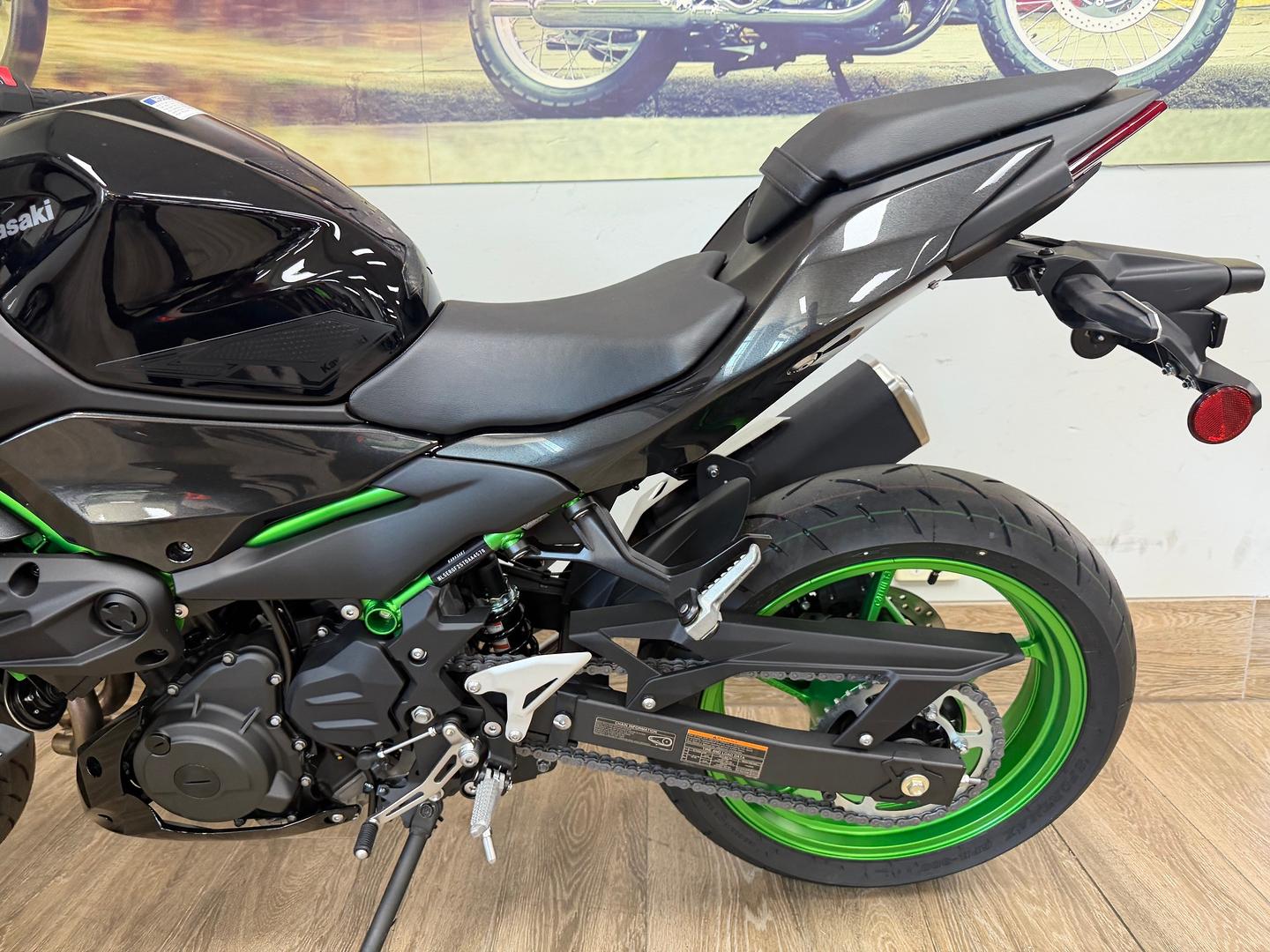 2026 KAWASAKI Z500 SE SPORTS