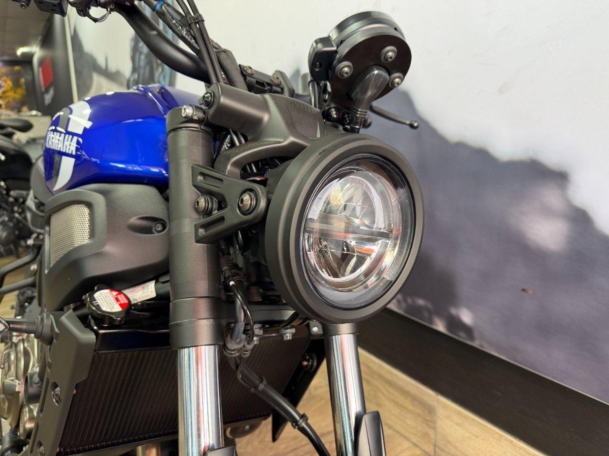 2026 YAMAHA XSR700 ROAD