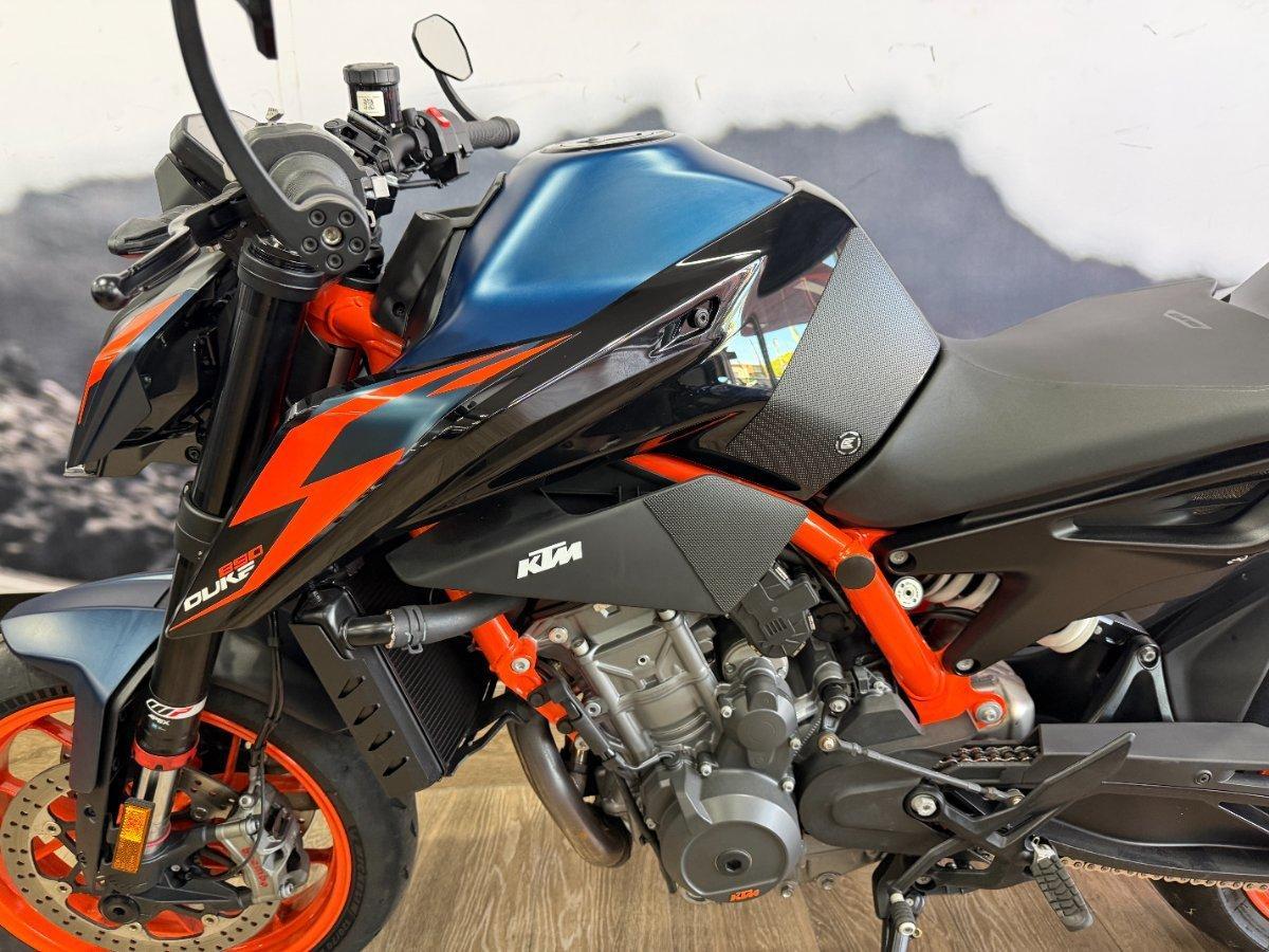 2023 KTM 890 DUKE R ROAD