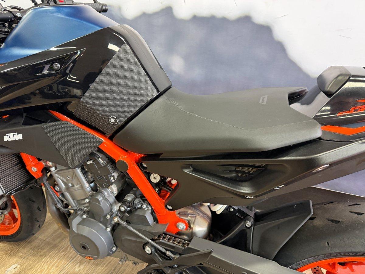 2023 KTM 890 DUKE R ROAD