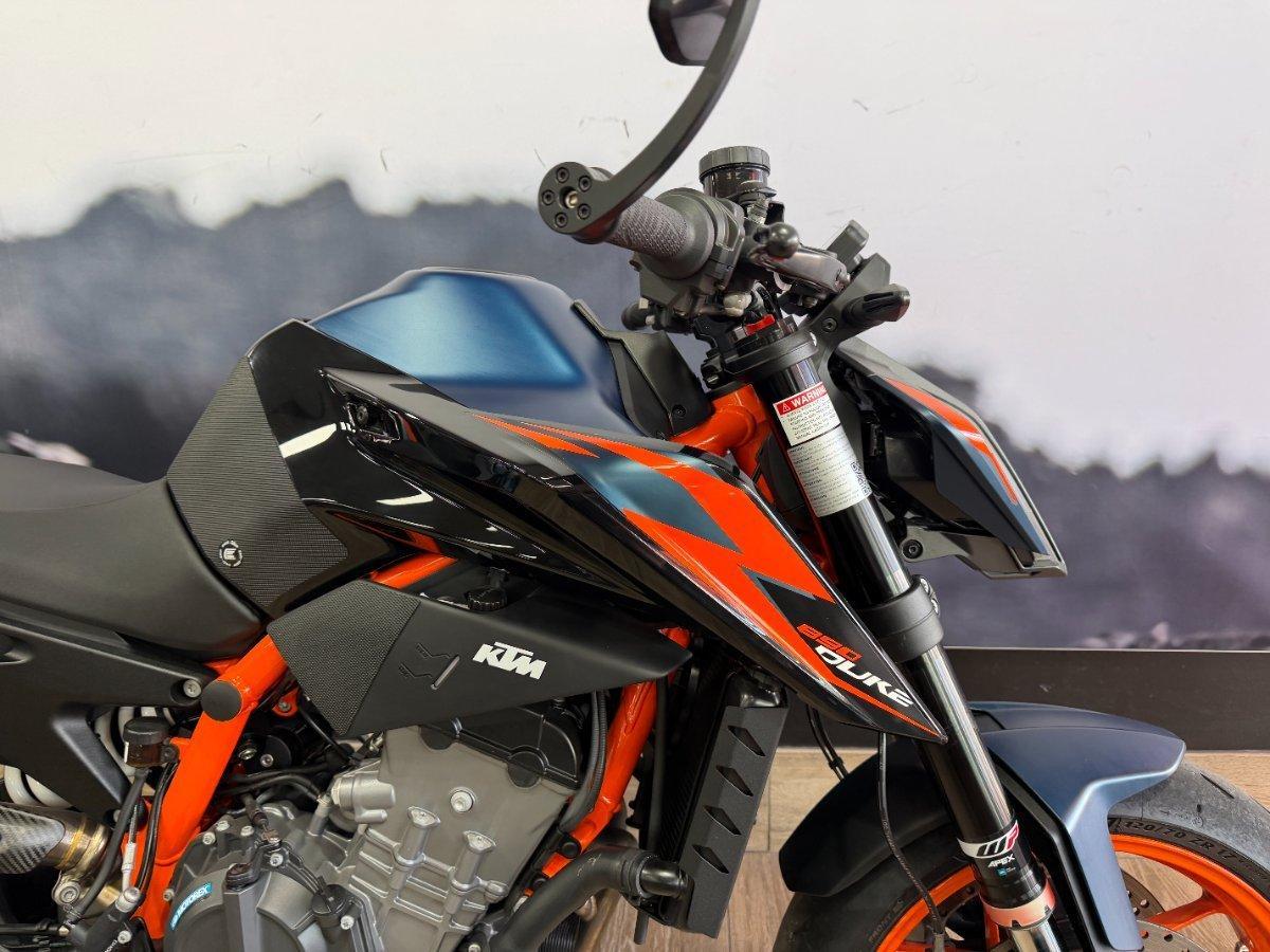 2023 KTM 890 DUKE R ROAD