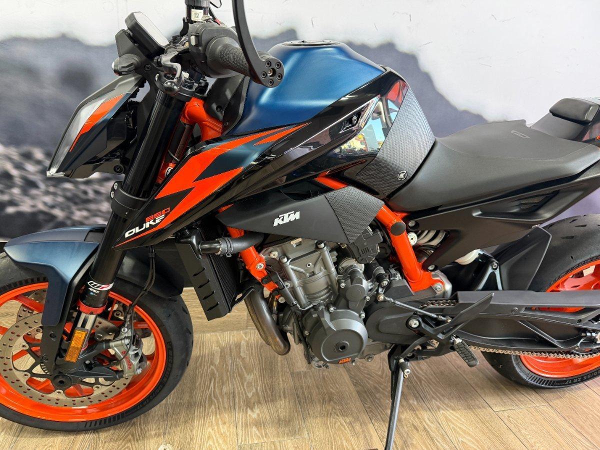2023 KTM 890 DUKE R ROAD