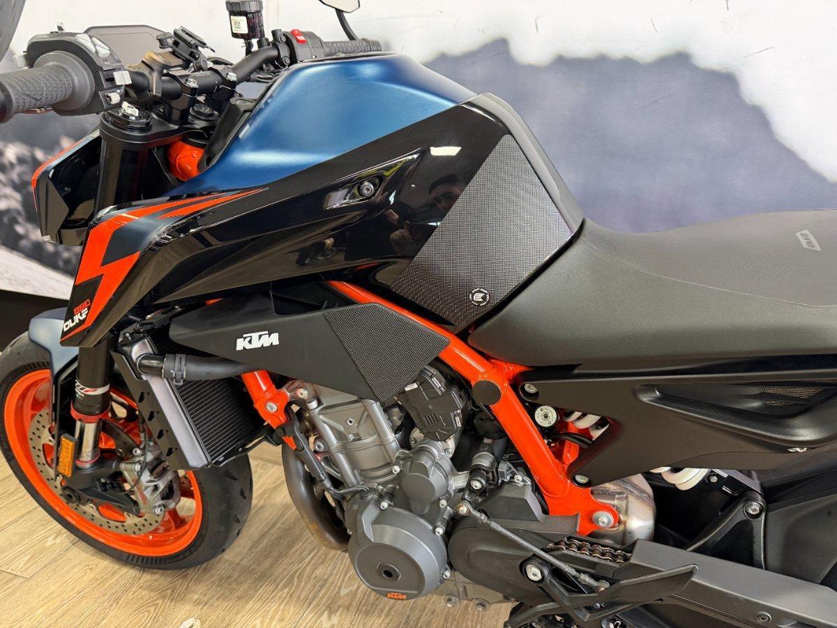 2023 KTM 890 DUKE R ROAD