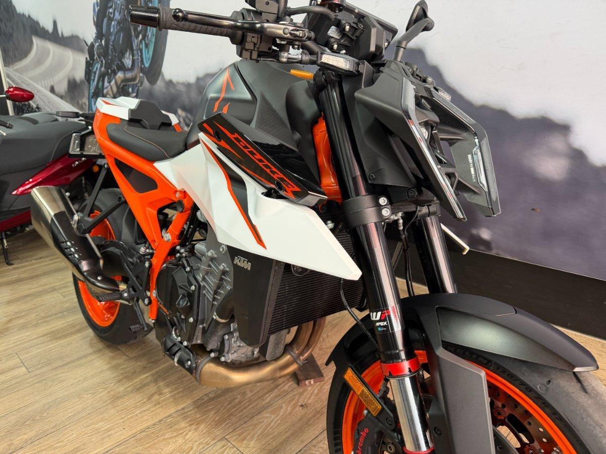 2026 KTM 990 DUKE R ROAD