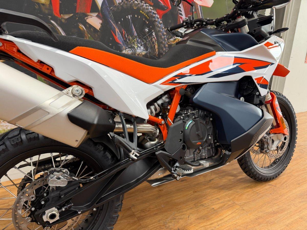 2024 KTM 890 ADVENTURE R DUAL SPORTS